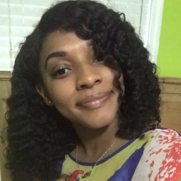 Meet your Posher, Mia - Picture 1 of 1